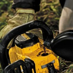 DeWALT DCCS670X1 60V MAX FLEXVOLT 16" 3.0Ah Brushless Lithium-Ion Chainsaw Kit 21 DeWALT DCCS670X1 60V MAX FLEXVOLT 16