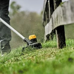 Tools & Equipment DeWALT DCKO975M1 20V Cordless Brushless String Trimmer/Blower Combo Kit