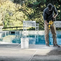 Lawn & Outdoor Power DeWALT DCPW550P1 20V MAX 550 PSI Cordless Versatile Portable Power Cleaner Kit