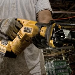 DeWALT 20V MAX* COMPACT Reciprocating Saw Kit (5.0Ah) - DCS387P1