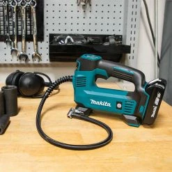 Makita DMP180SYX 18V LXT Lithium-Ion Cordless Inflator 1.5 Ah Kit