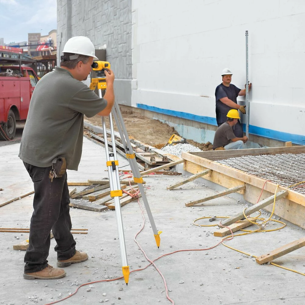 DeWALT DW096 13" 26x Magnefication Auto Optical Level Package 5 DeWALT DW096 13" 26x Magnefication Auto Optical Level Package