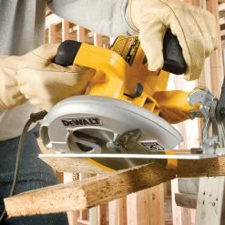 DeWALT DWE575SB 7-1/4-In Electric Next Gen Circular Saw Cutting Tool W/ Brake Tools & Equipment
