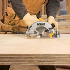 DeWALT DWE575SB 7-1/4-In Electric Next Gen Circular Saw Cutting Tool W/ Brake Tools & Equipment