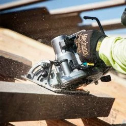 Makita GSR01Z 40V MAX XGT 7-1/4” Brushless Rear Handle Circular Saw - Bare Tool Tools & Equipment