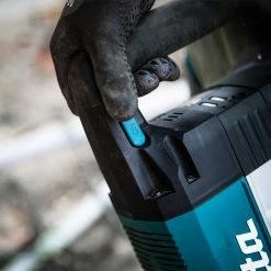 Makita HM1502 43 Lbs 15 Amp Corded Demolition Hammer Accepts 1-1/8