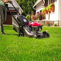Lawn & Outdoor Power Honda HRN216VYA 21" 3-in-1 Self Propelled Twin Blade Gas Lawn Mower W/Blade-Stop 13 Lawn & Outdoor Power Honda HRN216VYA 21