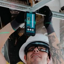 Tools & Equipment Makita LE00855702 262 Foot Rubberized Housing Green/Red Line Laser Detector 38 Tools & Equipment Makita LE00855702 262 Foot Rubberized Housing Green/Red Line Laser Detector