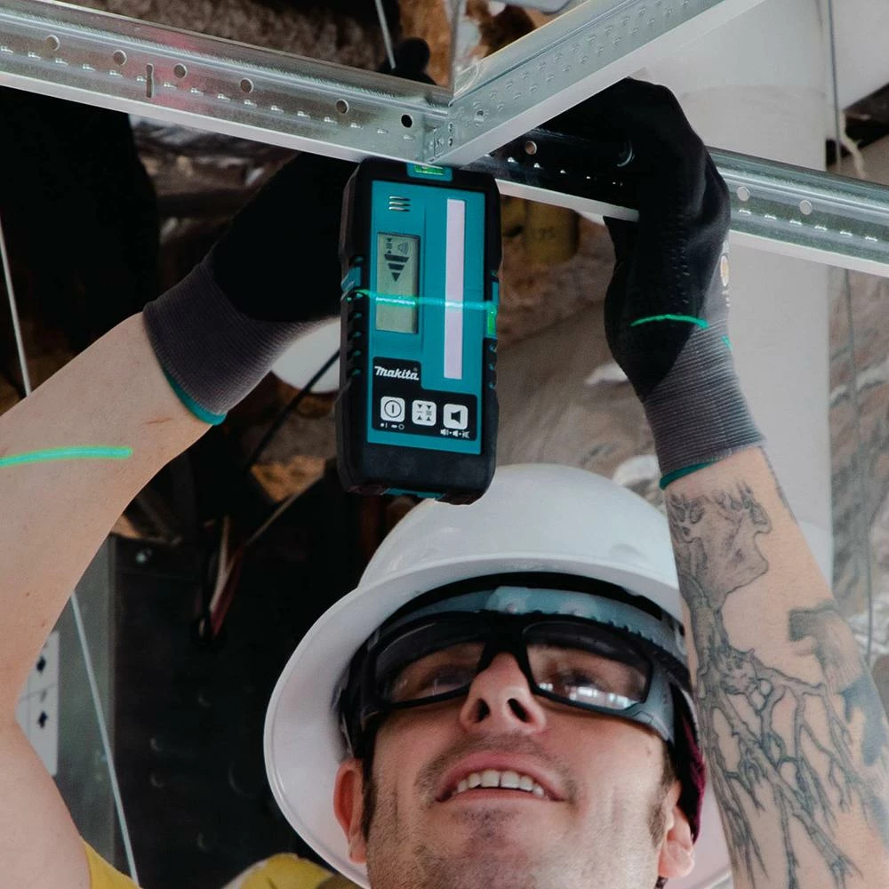 Tools & Equipment Makita LE00855702 262 Foot Rubberized Housing Green/Red Line Laser Detector 5 Tools & Equipment Makita LE00855702 262 Foot Rubberized Housing Green/Red Line Laser Detector