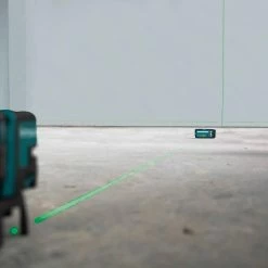 Tools & Equipment Makita LE00855702 262 Foot Rubberized Housing Green/Red Line Laser Detector 39 Tools & Equipment Makita LE00855702 262 Foot Rubberized Housing Green/Red Line Laser Detector