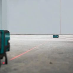 Tools & Equipment Makita LE00855702 262 Foot Rubberized Housing Green/Red Line Laser Detector 40 Tools & Equipment Makita LE00855702 262 Foot Rubberized Housing Green/Red Line Laser Detector