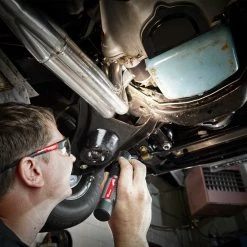 Milwaukee 2161-21 1100 Lumen USB Rechargeable LED Twist Focus Flashlight