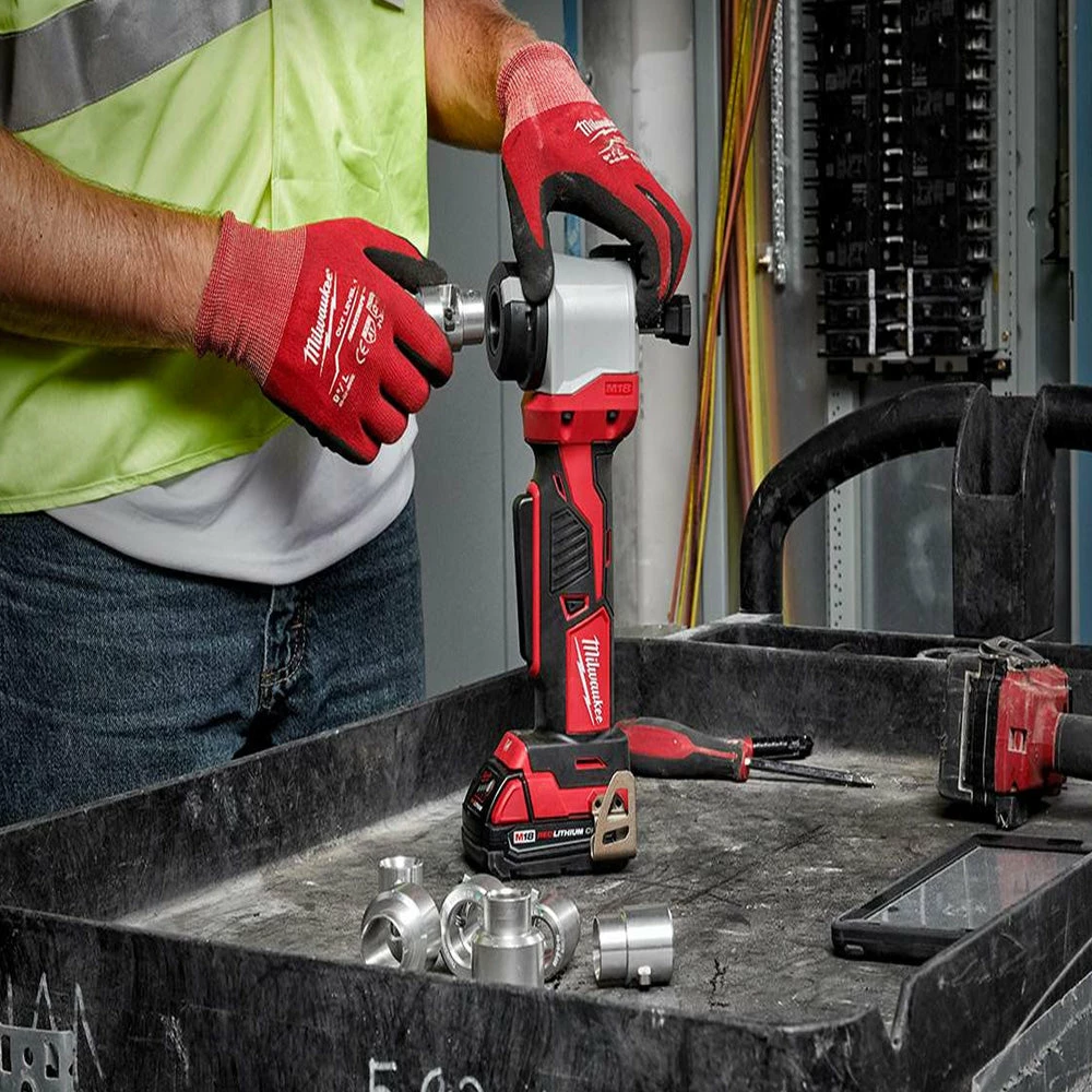 Milwaukee 2935X-21 M18 18V Cable Stripper Kit For Copper RHW, RHH, USE Tools & Equipment 5 Milwaukee 2935X-21 M18 18V Cable Stripper Kit For Copper RHW, RHH, USE Tools & Equipment