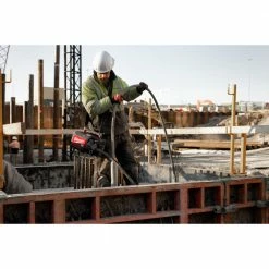 Milwaukee MXF370-2XC MX FUEL Cordless Heavy Duty Concrete Vibrator Tools & Equipment