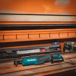 Makita RW01R1 12V MAX CXT Cordless 3/8 - 1/4 Inch Square Drive Ratchet Kit