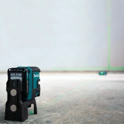 Makita SK106GDNAX 12 Volt CXT Cordless Self-Leveling 4 Point Green Laser Kit Tools & Equipment