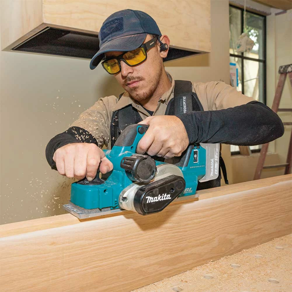 Makita XPK02Z 18V LXT 3-1/4" Li-Ion Cordless Planer W/ AWS Capable - Bare Tool 4 Makita XPK02Z 18V LXT 3-1/4" Li-Ion Cordless Planer W/ AWS Capable - Bare Tool