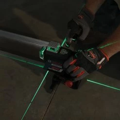 Bosch GLL3-330CG 360-Degrees 3-Plane Green Beam Self-Leveling Line Laser Kit Tools & Equipment