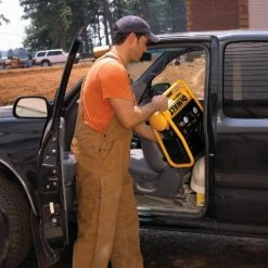 DeWALT D55140 1 Gallon 135 PSI Heavy-Duty Air Tool Trim Compressor - Electric Tools & Equipment