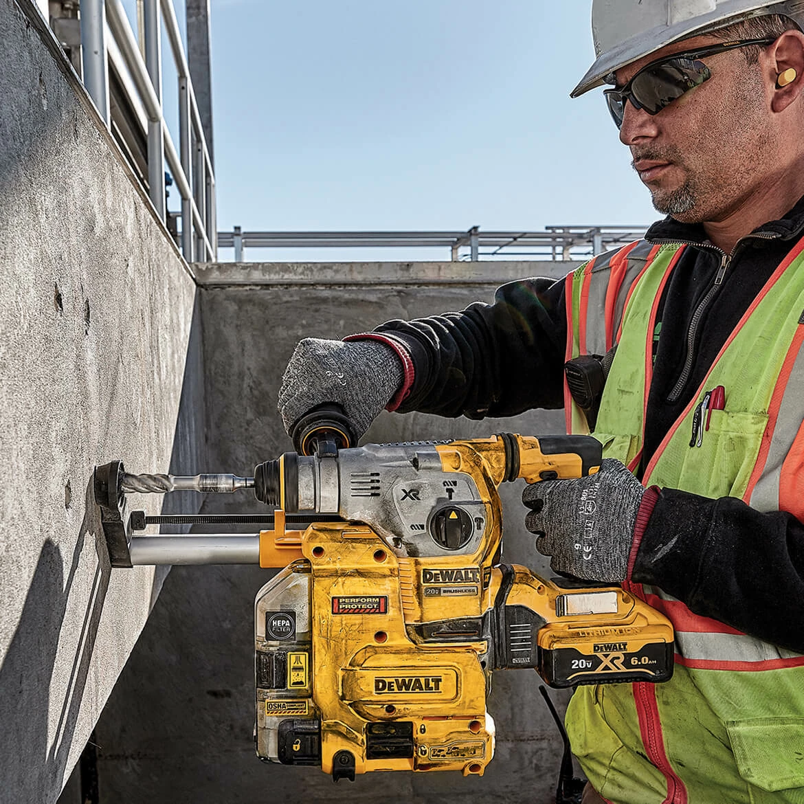 DeWALT DCH293B 20V 1-1/8-Inch SDS-Plus L-Shape Rotary Hammer - Bare Tool 8 DeWALT DCH293B 20V 1-1/8-Inch SDS-Plus L-Shape Rotary Hammer - Bare Tool