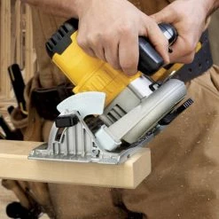 DeWALT DCS391P1 20V MAX Lithium-Ion Cordless Circular Saw Kit
