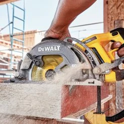 Tools & Equipment DeWALT DCS577X1 60V 7-1/4-Inch Worm Drive Circular 9.0Ah Saw Kit