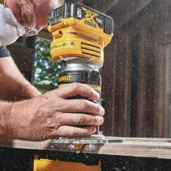 DeWALT DCW600B 20V Depth Adjusting Brushless Cordless Router - Bare Tool Tools & Equipment