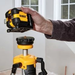 DeWALT DW08802CG 40-Foot Locking Pendulum Green Cross Line Laser Level