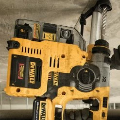DeWALT DWH303DH 1-Inch SDS-Plus Onboard Rotary Hammer Dust Extractor