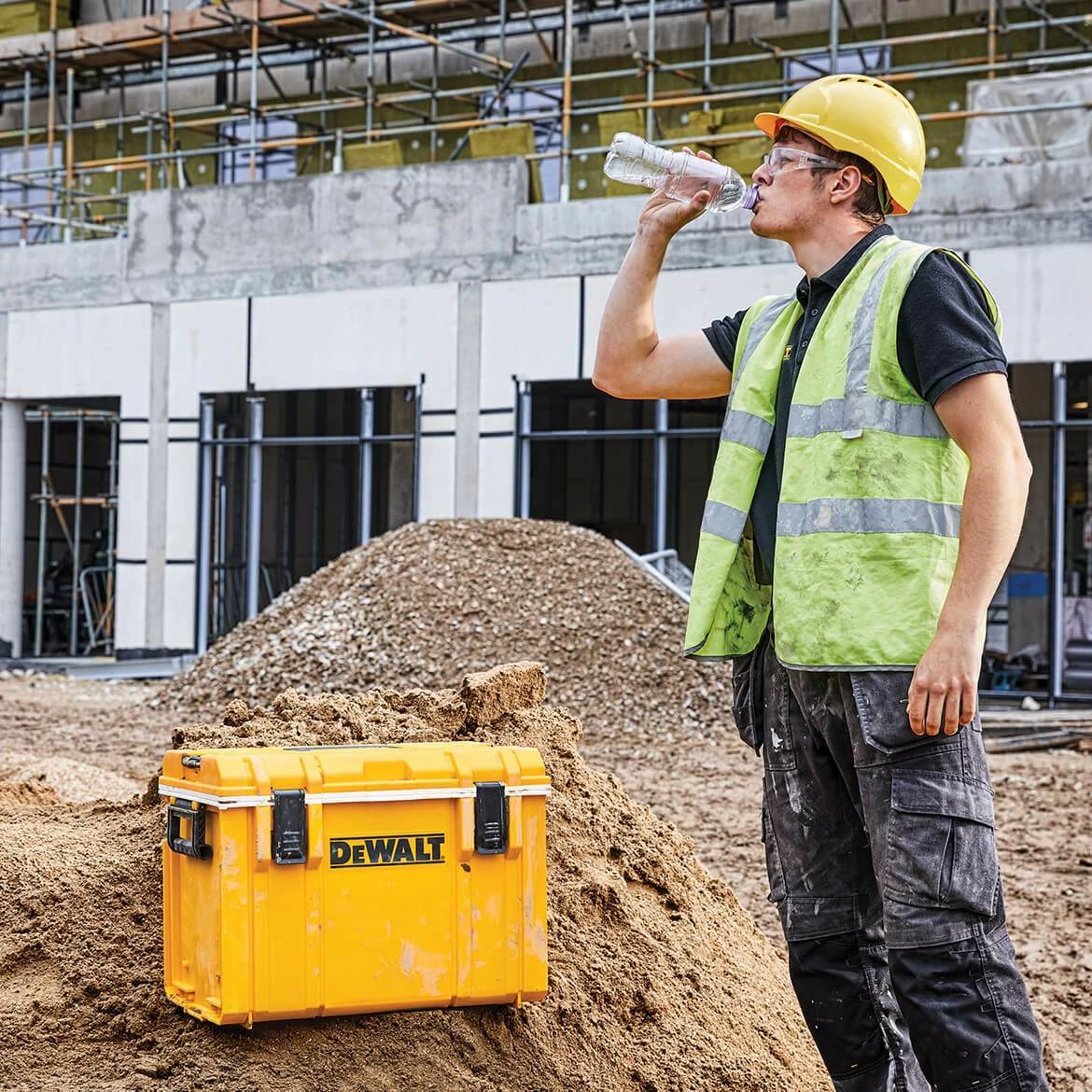 Tools & Equipment DeWALT DWST08404 TOUGHSYSTEM 16-Inch 27qt Yellow Heavy Duty Cooler 9 Tools & Equipment DeWALT DWST08404 TOUGHSYSTEM 16-Inch 27qt Yellow Heavy Duty Cooler