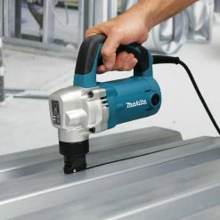 Makita JN3201 6.2 Amp 10 Gauge 1.300 Spm 81dB Small Cutting Corded Nibbler Kit