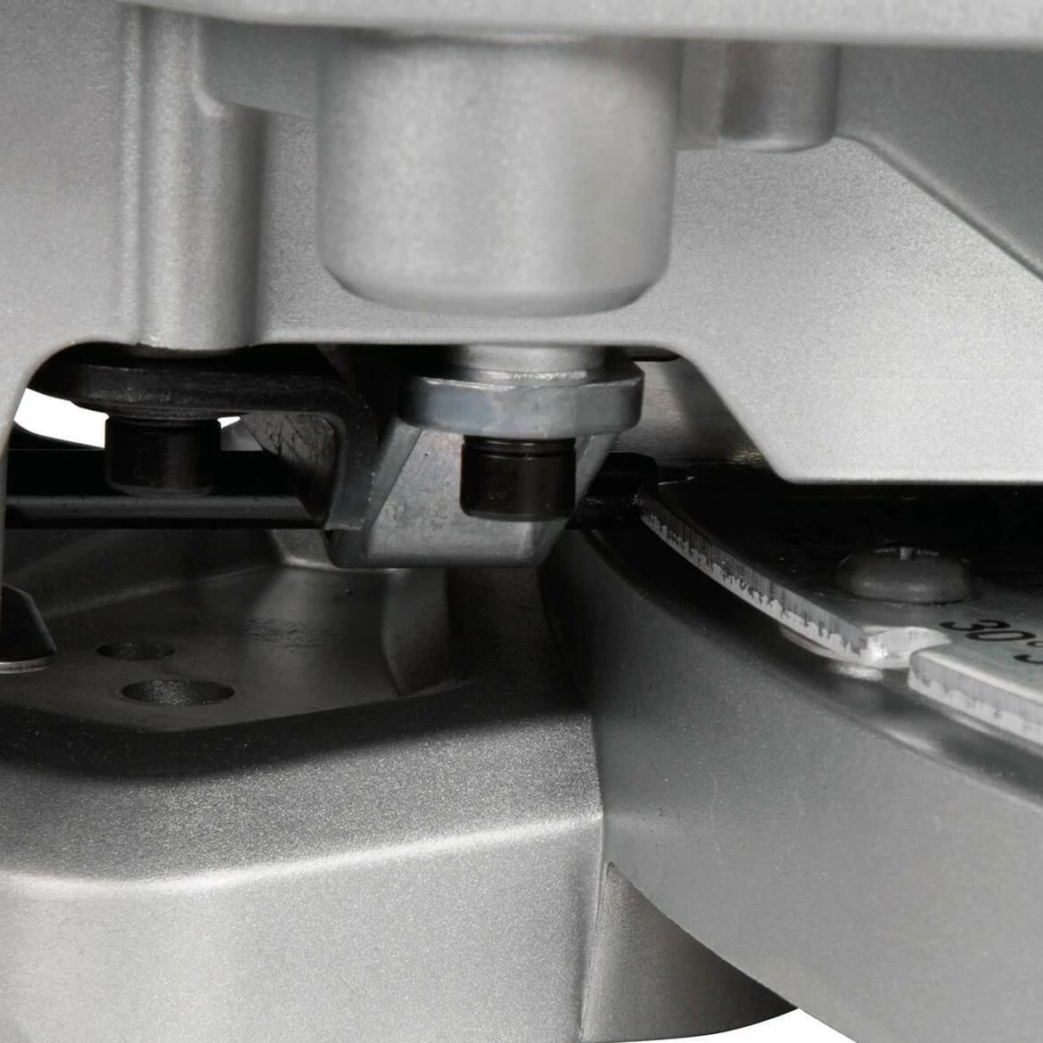 Makita LS1219L 12-Inch 15-Amp Dual-Bevel Sliding Compound Miter Saw W/ Laser 8 Makita LS1219L 12-Inch 15-Amp Dual-Bevel Sliding Compound Miter Saw W/ Laser