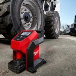 Milwaukee 2475-21XC M12 12V 4.0Ah Cordless Compact Inflator Kit Tools & Equipment