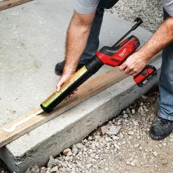 Milwaukee 2641-20 M18 18V 10-Ounce Caulk And Adhesive Gun - Bare Tool