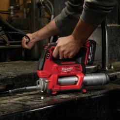 Milwaukee 2646-21CT M18 18V 2-Speed 48-Inch Hose Grease Gun Kit