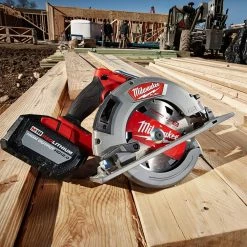 Milwaukee 2732-20 M18 FUEL 18V 7-1/4-Inch Brushless Circular Saw - Bare Tool