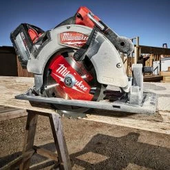 Milwaukee 2732-21HD M18 FUEL 18V 7-1/4-Inch Lithium-Ion Circular Saw Kit 15 Milwaukee 2732-21HD M18 FUEL 18V 7-1/4-Inch Lithium-Ion Circular Saw Kit