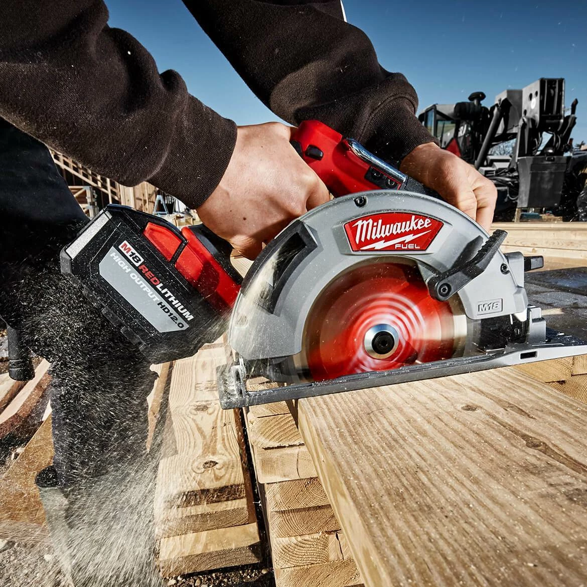 Milwaukee 2732-21HD M18 FUEL 18V 7-1/4-Inch Lithium-Ion Circular Saw Kit 9 Milwaukee 2732-21HD M18 FUEL 18V 7-1/4-Inch Lithium-Ion Circular Saw Kit