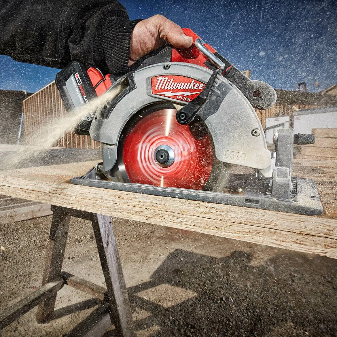 Milwaukee 2732-21HD M18 FUEL 18V 7-1/4-Inch Lithium-Ion Circular Saw Kit 10 Milwaukee 2732-21HD M18 FUEL 18V 7-1/4-Inch Lithium-Ion Circular Saw Kit