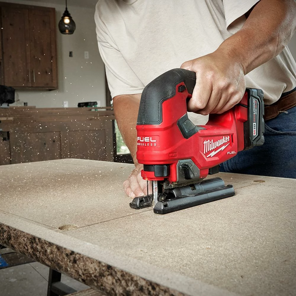 Milwaukee 2737-21 M18 FUEL 18V Heavy Duty Cordless D-Handle Jig Saw Kit 6 Milwaukee 2737-21 M18 FUEL 18V Heavy Duty Cordless D-Handle Jig Saw Kit