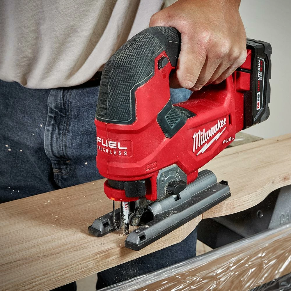 Milwaukee 2737-21 M18 FUEL 18V Heavy Duty Cordless D-Handle Jig Saw Kit 8 Milwaukee 2737-21 M18 FUEL 18V Heavy Duty Cordless D-Handle Jig Saw Kit