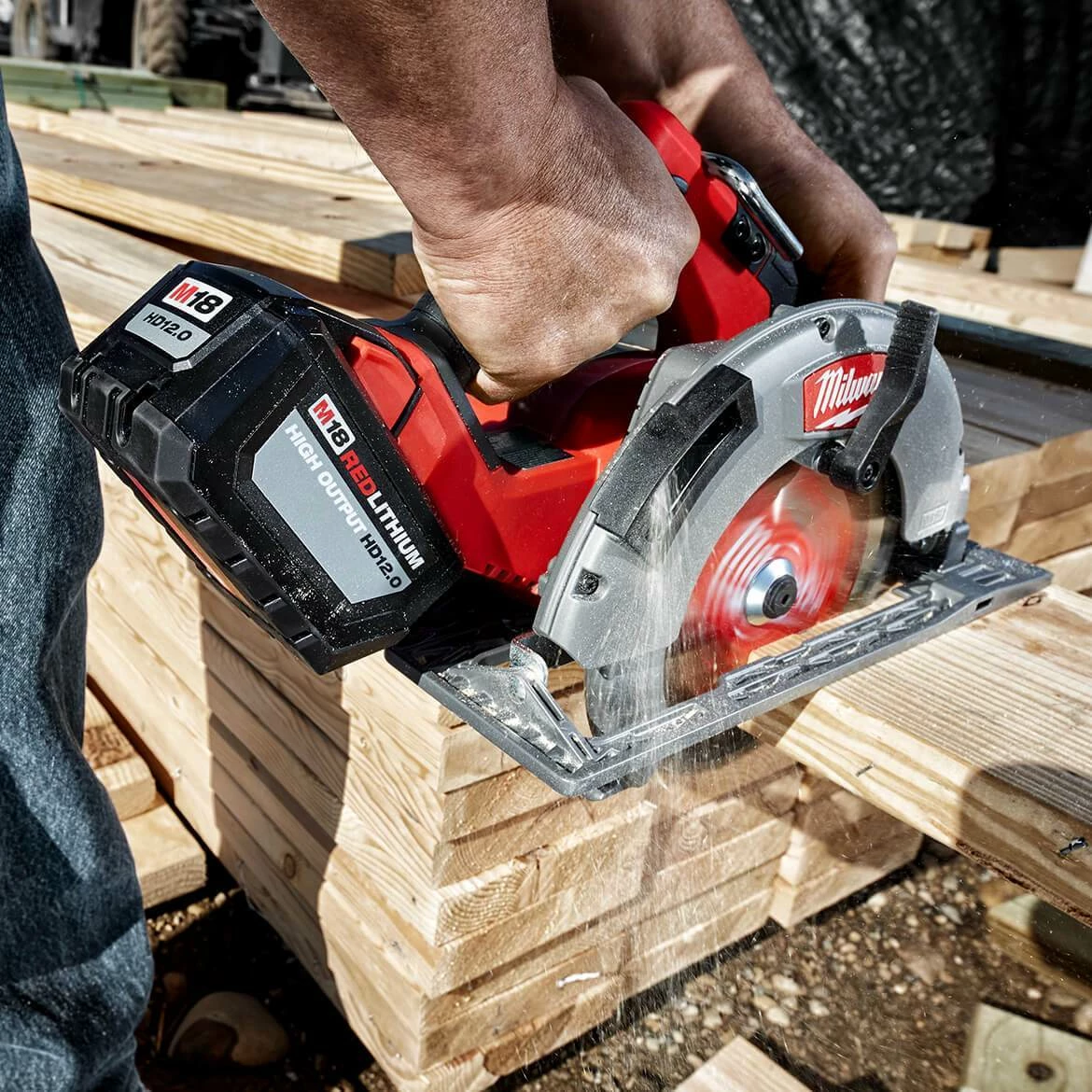 Milwaukee 48-11-1812 M18 FUEL 18V 12.0-Amp Lithium-Ion High Output Battery Pack 8 Milwaukee 48-11-1812 M18 FUEL 18V 12.0-Amp Lithium-Ion High Output Battery Pack