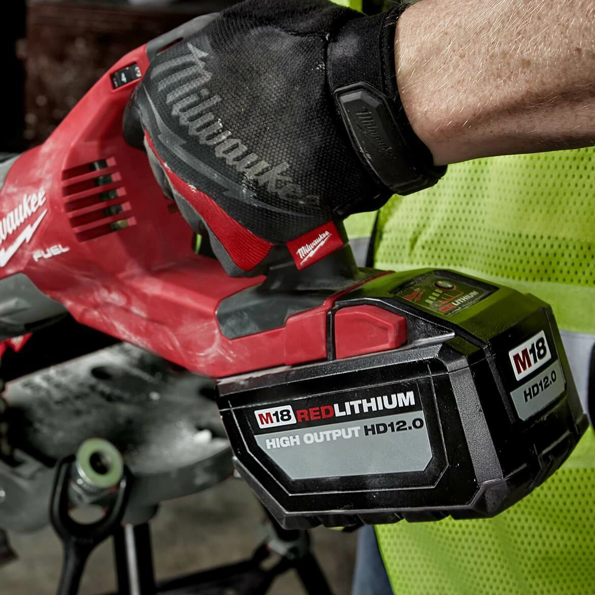 Milwaukee 48-11-1812 M18 FUEL 18V 12.0-Amp Lithium-Ion High Output Battery Pack 9 Milwaukee 48-11-1812 M18 FUEL 18V 12.0-Amp Lithium-Ion High Output Battery Pack