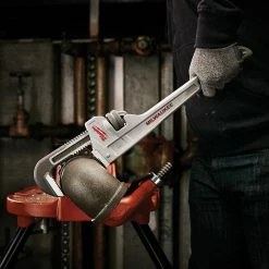 Milwaukee 48-22-7218 18-Inch Durable Aluminum Ergonomic Pipe Wrench Tools & Equipment