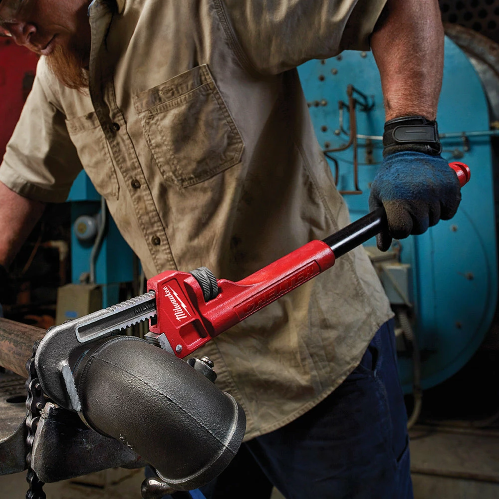 Milwaukee 48-22-7314 21.80-Inch Steel Ergonomic Overbite Cheater Pipe Wrench 10 Milwaukee 48-22-7314 21.80-Inch Steel Ergonomic Overbite Cheater Pipe Wrench