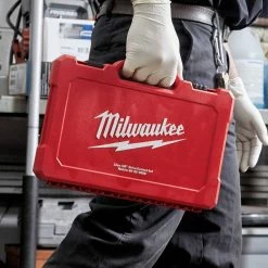 Tools & Equipment Milwaukee 48-22-9508 3/8-Inch Drive Durable Metric Ratchet And Socket Set - 32pc