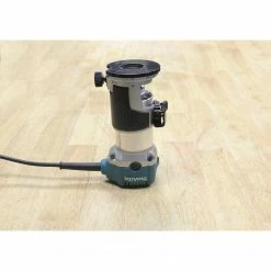 Makita RT0701C 1-1/4 HP 10,000-30,000 Rpm Variable Speed Compact Router