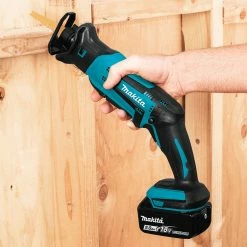 Makita XRJ01T 18-Volt 1/2-Inch 5.0Ah Lithium-Ion Cordless Reciprocating Saw Kit Tools & Equipment