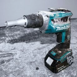 Makita XSF03T 18-Volt 1/4-Inch 5.0Ah Hex Lithium-Ion Drywall Screwdriver Kit Tools & Equipment