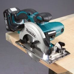 Makita XSS02Z 18-Volt 6-1/2-Inch Lithium-Ion Cordless Circular Saw, - Bare Tool
